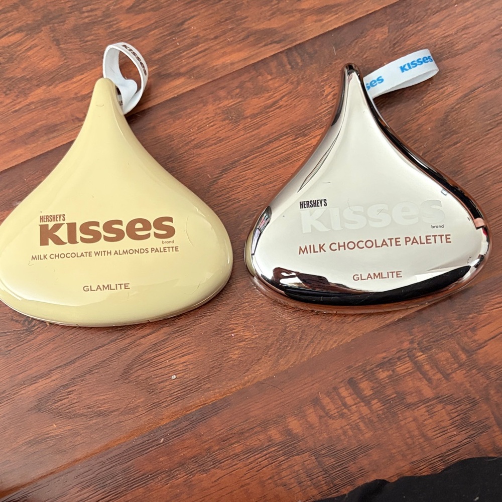 Glamlite Hershey's Kisses Milk Chocolate Eyeshadow Palette